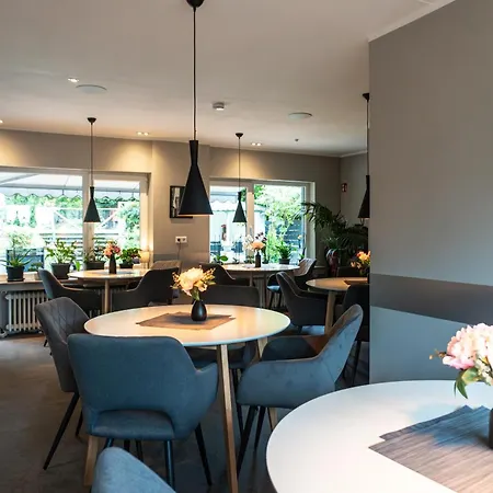 Liro Hotel-pension Haus Andrea Гостевой дом Нидеркрюхтен