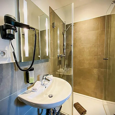 게스트하우스 Liro Hotel-pension Haus Andrea