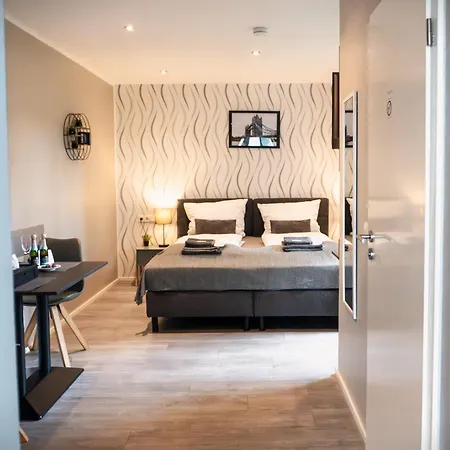 Liro Hotel-pension Haus Andrea 게스트하우스 4*