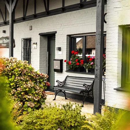 게스트하우스 Liro Hotel-pension Haus Andrea 4*