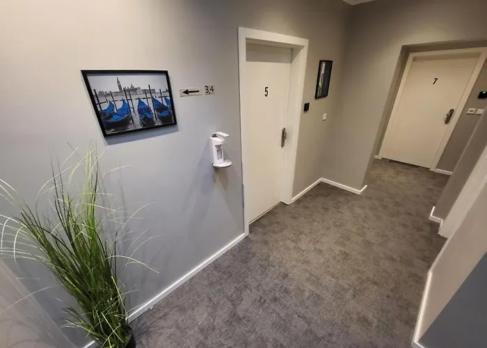 Liro Hotel-pension Haus Andrea Maison d'hôtes 4*